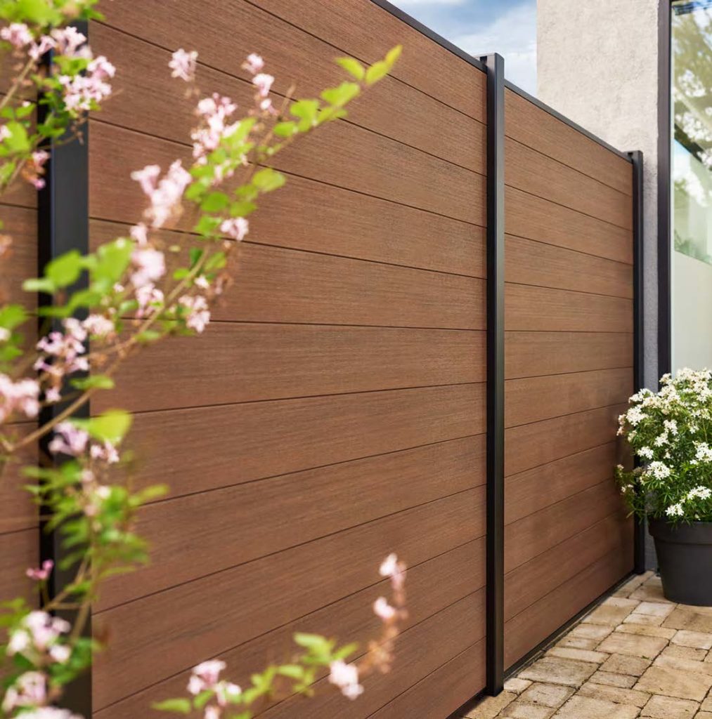 palissade-bois-composite-cloture-jardin-brise-vue-exterieur-suisse.jpg