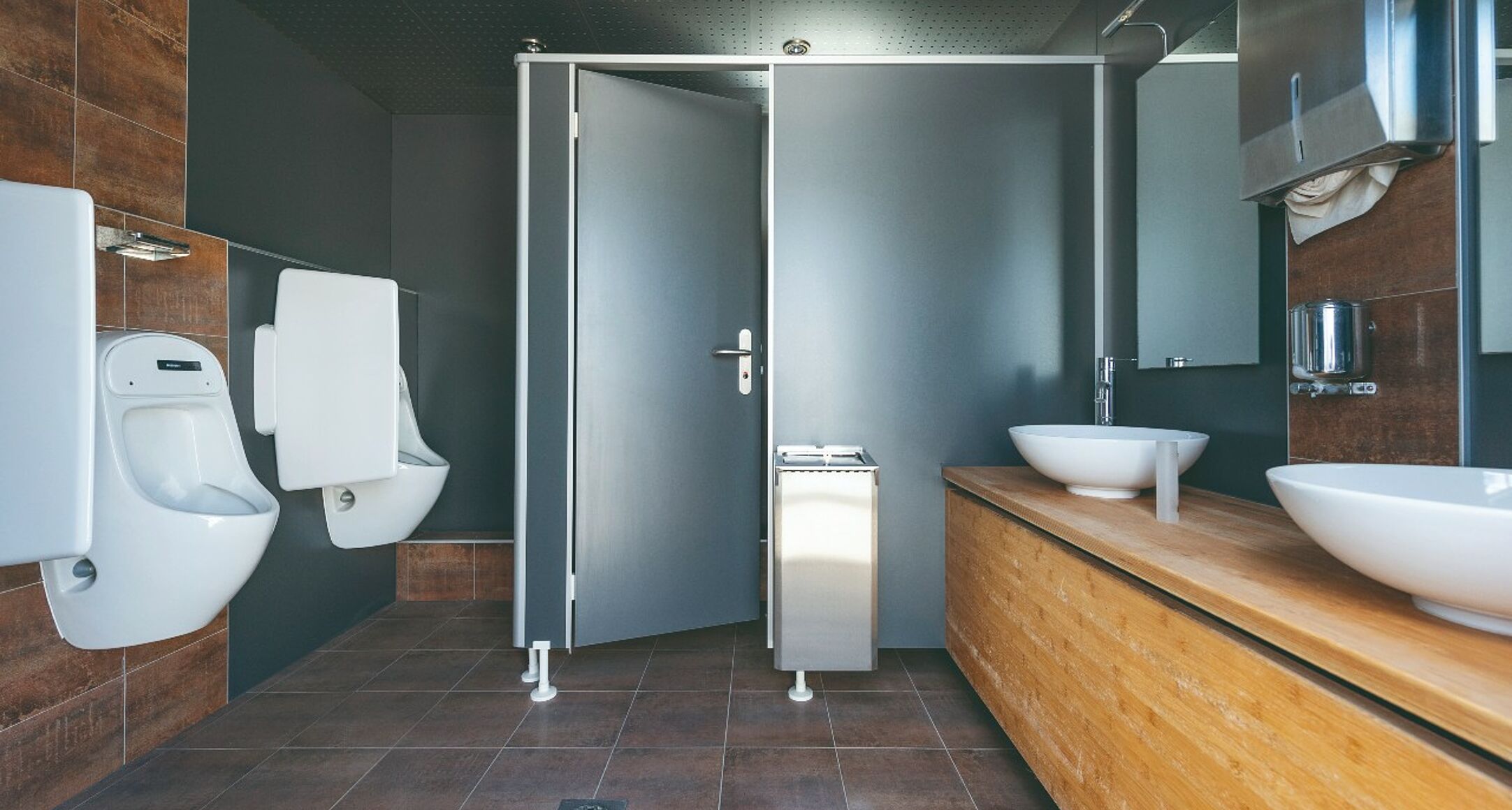 M-Box-Garderobe-Sanitäranlage3.jpg (1)